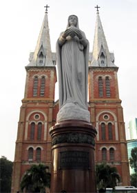 Собор Сайгонской Божьей Матери (Notre Dame de Saigone) Вьетнам
